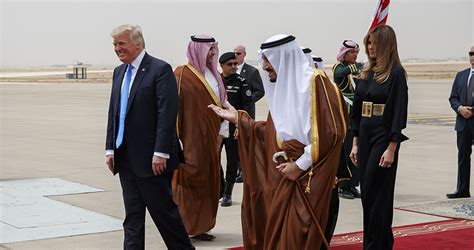 melania trump forgoes headscarf upon landing in saudi arabia