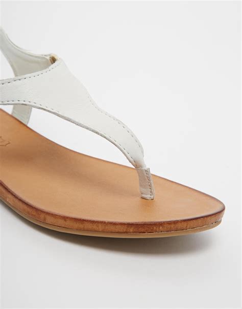 Aldo Bellia White Leather Thong Flat Sandals Lyst