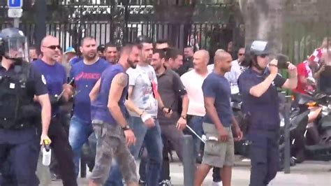 euro 2016 polish hooligans on tour marseille youtube