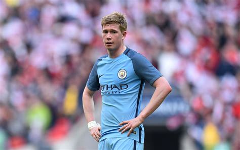 De bruyne was hurt in a tackle from behind by joao palhinha who should arguably have been booked earlier by german referee felix brych for pulling romelu lukaku's shirt. Kevin De Bruyne (Man City) | Ranking the 30 best players ...