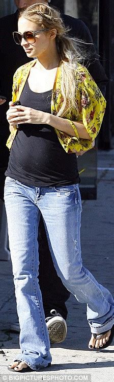 Pregnant Nicole Richie Flaunts Her Growing Bump As She Laughs Off Rumours Shes Expecting Twins