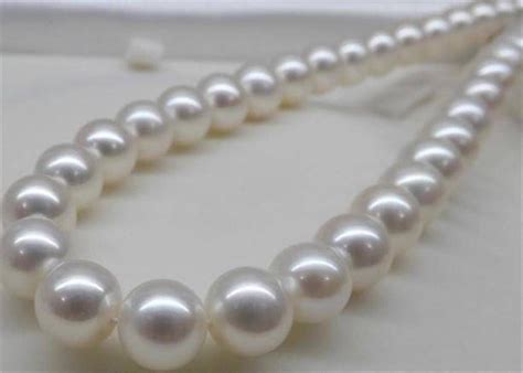 Free Shipping Mm White Sea South Shell Pearl Necklace Aaa