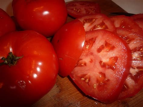 This Weeks Bag Featuring Beefsteak Tomatoes 224 225 O‘ahu Fresh