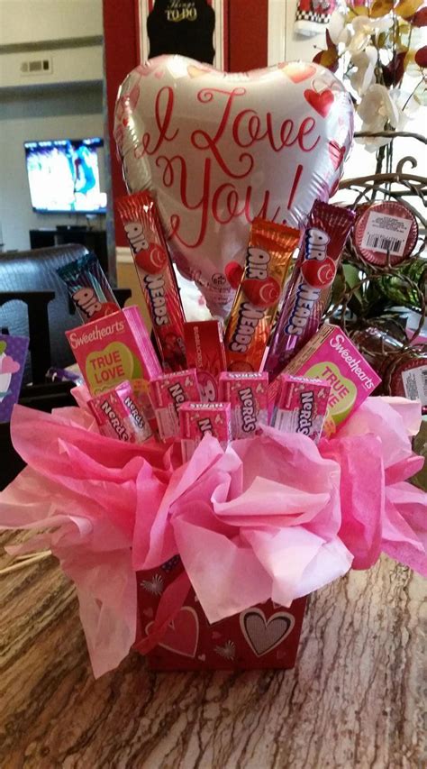 Easy diy hearts on a string garland via pinterest. #CreativegiftsForHim | Candy bouquet diy, Candy bouquet ...
