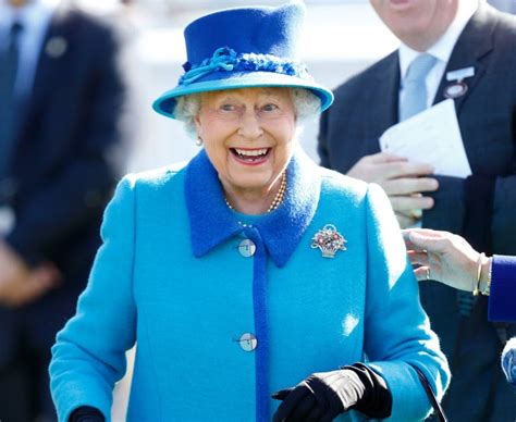 Ja 17 Sannheter Du Ikke Visste Om Queen Elizabeth 2 Hochzeitskleid