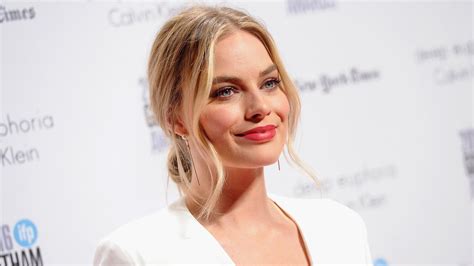 Margot Robbie Found A Severed Human Foot On A Beach In Nicaragua Web Top News