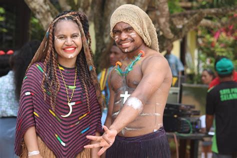 9 Pakaian Adat Papua Aksesoris Senjata And Baju Tradisional Hingga
