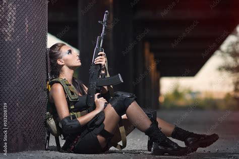 Sexy Military Armed Girl With The Weapon Sniper Foto De Stock Adobe