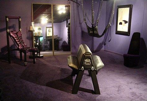les 140 meilleures images du tableau dungeon furniture sur pinterest dominatrice maîtresse et