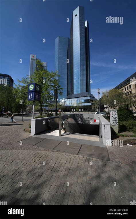 Deutsche Bank Taunusanlage Frankfurt Am Main Stockfotografie Alamy