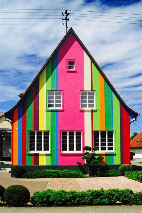 Villa Kunterbunt In 2019 Rainbow House Colours House Colors