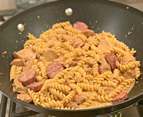 We are pretty obsessed with cajun spices in our house and this cajun chicken pasta is at the top of the list. Creamy Cajun Chicken and Sausage Pasta - The Cookin Chicks