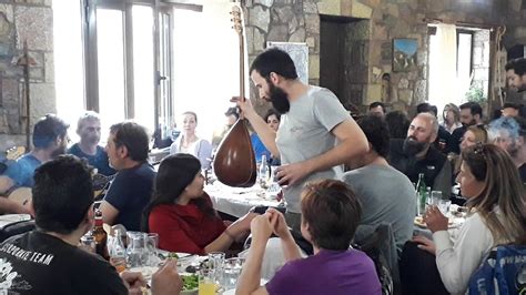 Γιωργοσ μαυριδησ is on facebook. Γιωργοσ Μαυριδησ Γυναικα : Οι στολές των Μαυρίδη και ...