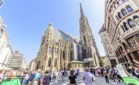 Dieses exklusive lokal bietet eine unschlagbare atmosphäre mit blick auf den stephansdom. Stephansplatz in Vienna, Austria | Best viewed Large on ...