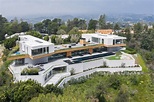 Carla House by Walker Workshop stretches across ridge in Beverly Hills ...