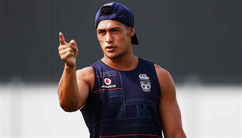 His birthday, what he did before fame, his family life, fun trivia facts, popularity rankings, and more. Roger Tuivasa-Sheck reportedly set to sign long term deal ...