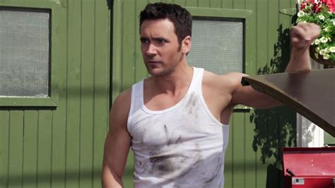 AusCAPS Allan Hawco Shirtless In Republic Of Doyle 4 03 Identity Crisis