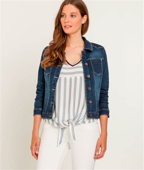 La forme de son col et la elle vous accompagnera partout et saura à chaque fois élever votre look désinvolte. Veste en jean femme RINSE - Grain de Malice