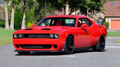 1100 Hp 2009 Dodge Challenger Srt 8 Might Just Be Santas Most Awesome