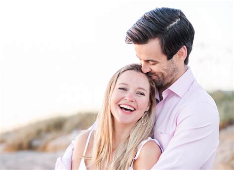 Couples Posingnatural Light With Kelsey Breton 18th Floor Creative