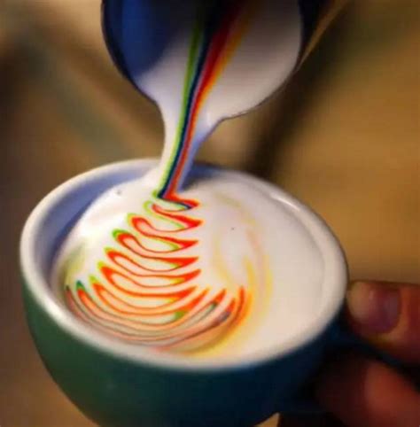 Ehs咖啡学院有趣的咖啡拉花：如此创意，如此漂亮的咖啡拉花，你舍得喝吗？