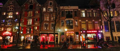 Tourists Face Fines If Caught Staring At Amsterdams Sex Workers In Red
