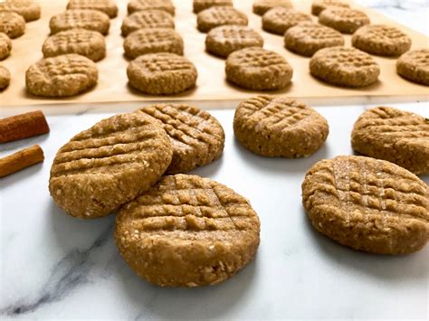 When you crave for something sweet and your dont feel like baking then this one is great. No Bake Apple Cinnamon Oatmeal Cookie Bites