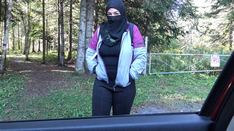 Illegales Muslimisches Hijab Mädchen Von Deutscher Polizei Erwischt