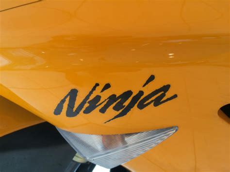 2006 Yellow Kawasaki Ninja Zx 10r 1000cc Rocket Ship Motorcycle