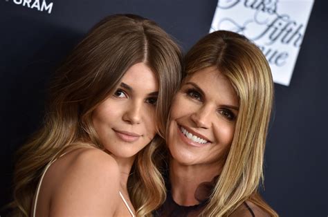 Olivia Jade Moves Out Of Lori Loughlins Mansion