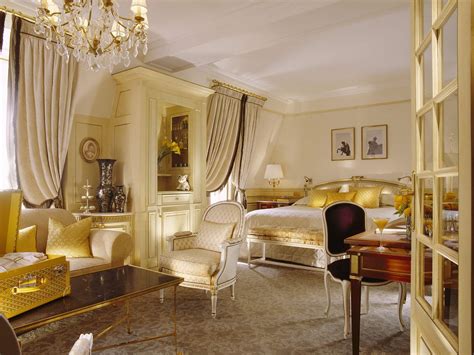 Summer is almost gone but there's still time to save! 25 Really Stylish And Extravagant English Bedroom Interior ...