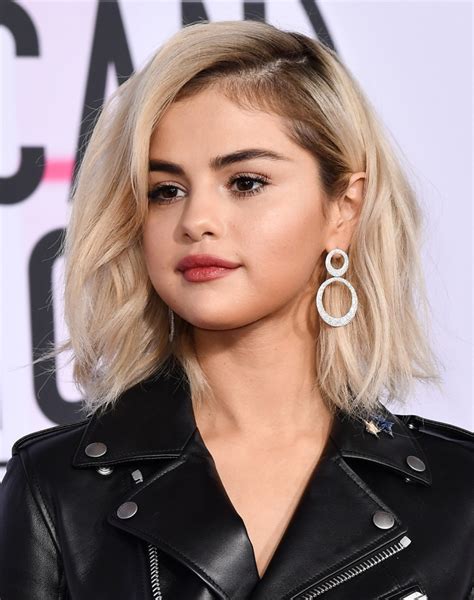 Selena Gomez’s Hair In 2017 Photos Of Her Hairstyle Makeovers Hollywood Life