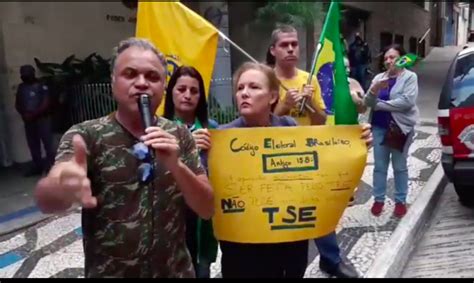 Protesto De Bolsominions No Tre Para Anular Eleição Reúne 10 Pessoas