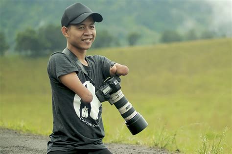 Man Born Without Legs Hands Becomes Professional Photographer 1 Mindwaft