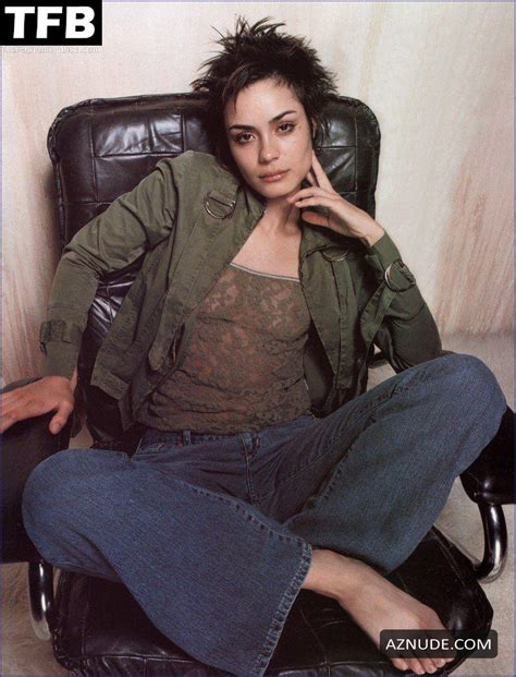 Shannyn Sossamon Nude And Sexy Photos Collection Showing Off Her Tits