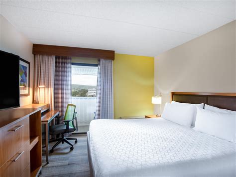 Holiday Inn Express And Suites King Of Prussia Guest Room And Suite Options