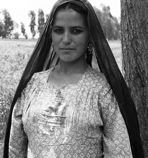 فلاحة مصرية تصوير دون تشرش 1952 Egyptian People Egyptian Girl
