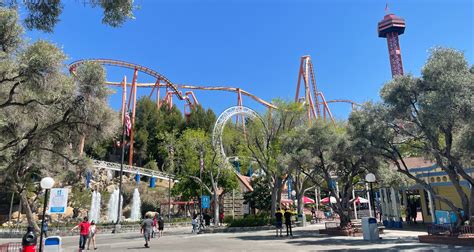 Six Flags Magic Mountain Announces New Rules Cashless System