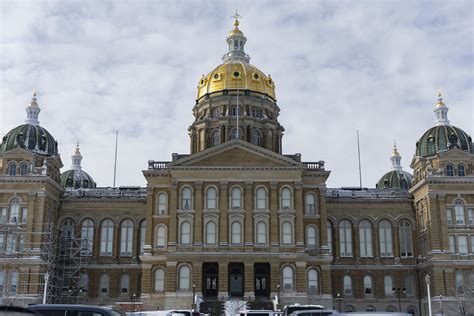 Iowa Lawmakers Advance Bill Requiring Proof Of Us Citizenship To