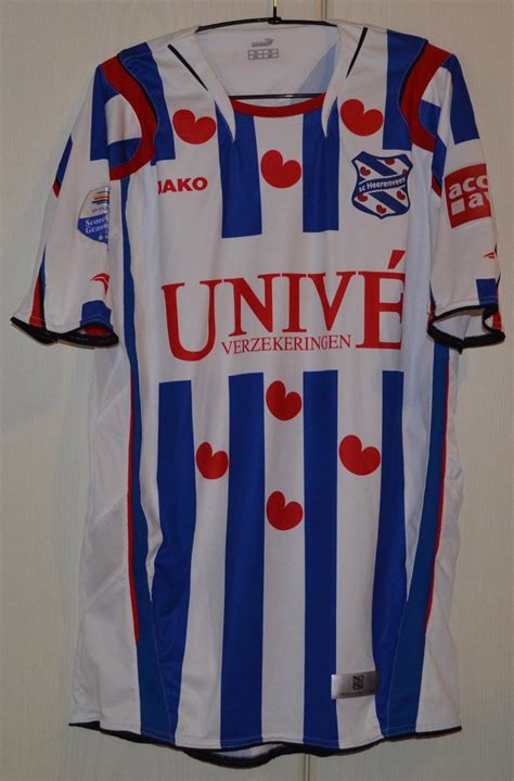 Ons streven is samen sporten moet leuk en uitdagend zijn. SC Heerenveen Home football shirt 2008 - 2009.