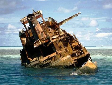25 Eeriest Shipwrecks In The World Shipwreck Abandoned Ships Boat