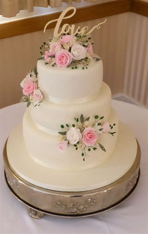 Elegant 3 Tier Wedding Cakes