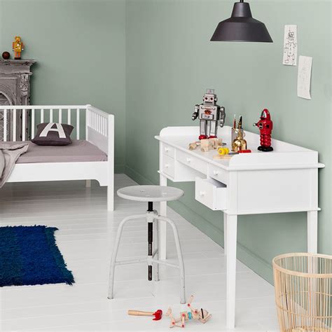 See our favorite white bedrooms and browse through our favorite white bedroom pictures, including white bedroom furniture, white decor, and more. Oliver Furniture Kids Junior Office Desk In White - Oliver ...