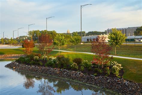 Beautiful Commercial Plantings Des Moines Iowa 8 Ted Lare Design