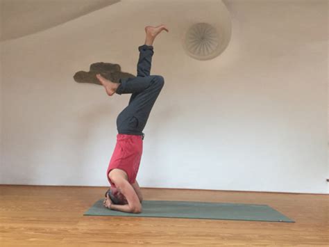 Yoga Kopfstand Anleitung Shirsasana Inkl Vorübungen Und Video
