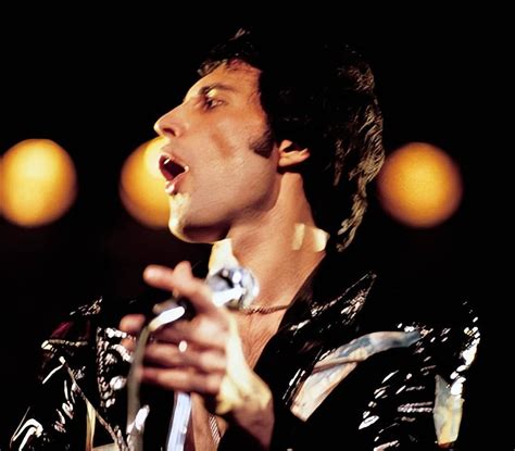 2f. Freddie Mercury. On Stage. Th.. | Freddie mercury, Queen freddie mercury, Mercury