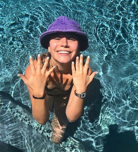 Genevieve Hannelius 😻😻😻😻😻😻😻😻 G Hannelius Jayden Bartels Pool Days