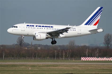 Air France Airbus A318 100 F Gugq Landing At Düsseldorf Airport Air