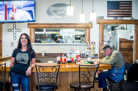 Shooters Grill This Colorado Restaurant Has Guns As Well As Grub On