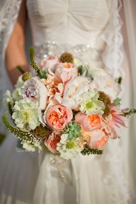 Wedding bouquets for the bride and bridesmaids are decisions you need to make based on type of flower bouquets you want, arrangements and cost. Vintage rustic weddings Florida: Shabby chic wedding bouquets